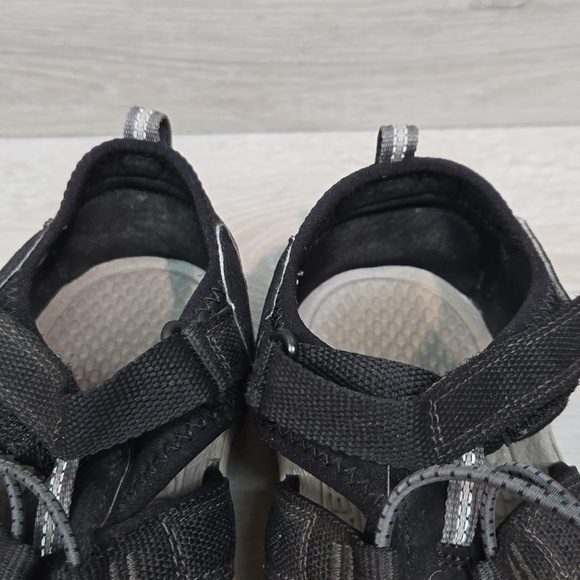 Keen Mens Outdoor Hiking Fisherman Whisper Sandals shoes sz 6 main image 6